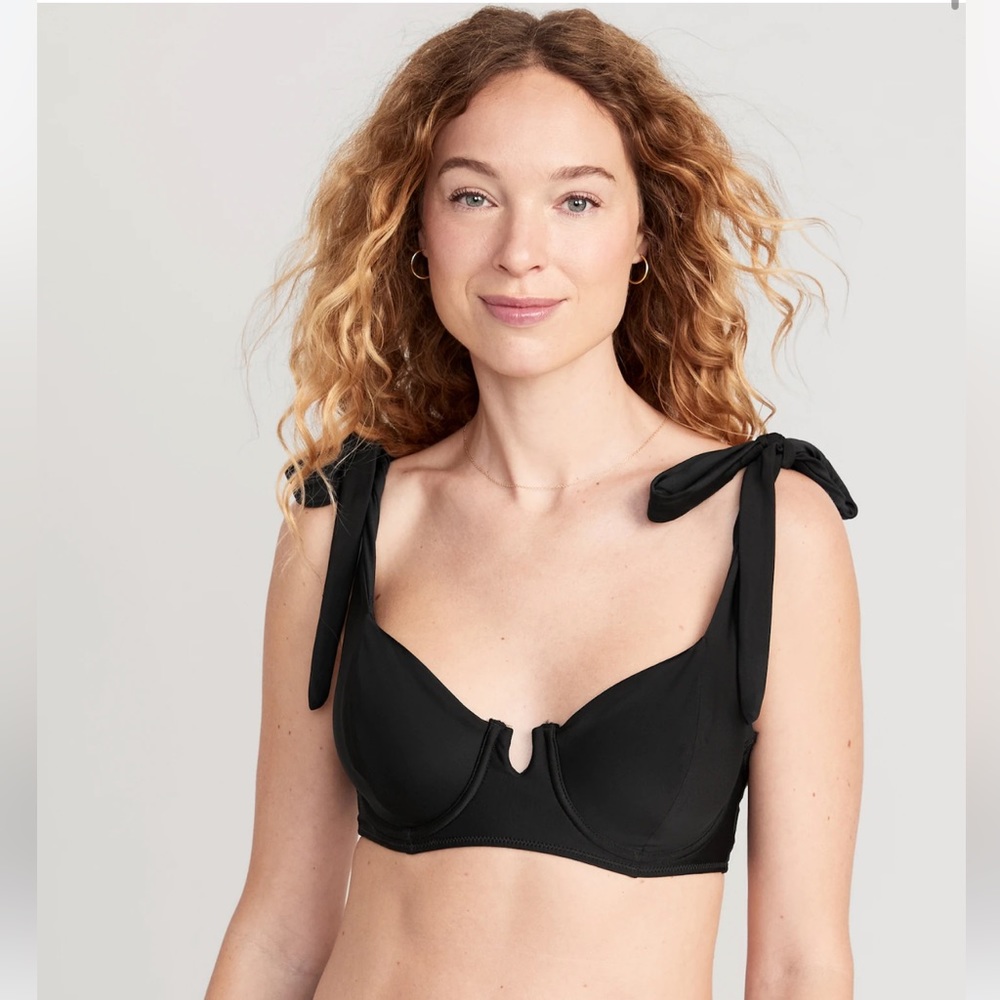 Old Navy Bikini Top Underwire M
